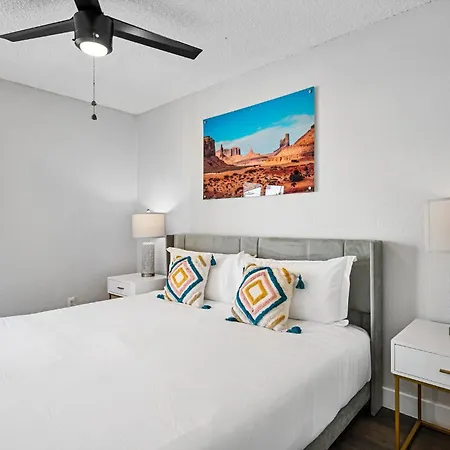 Luxurious 1B1B Stay With Free Parking